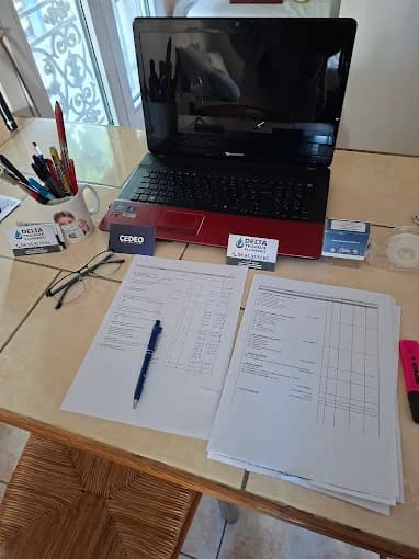 Devis Delta Travaux Plomberie sur bureau